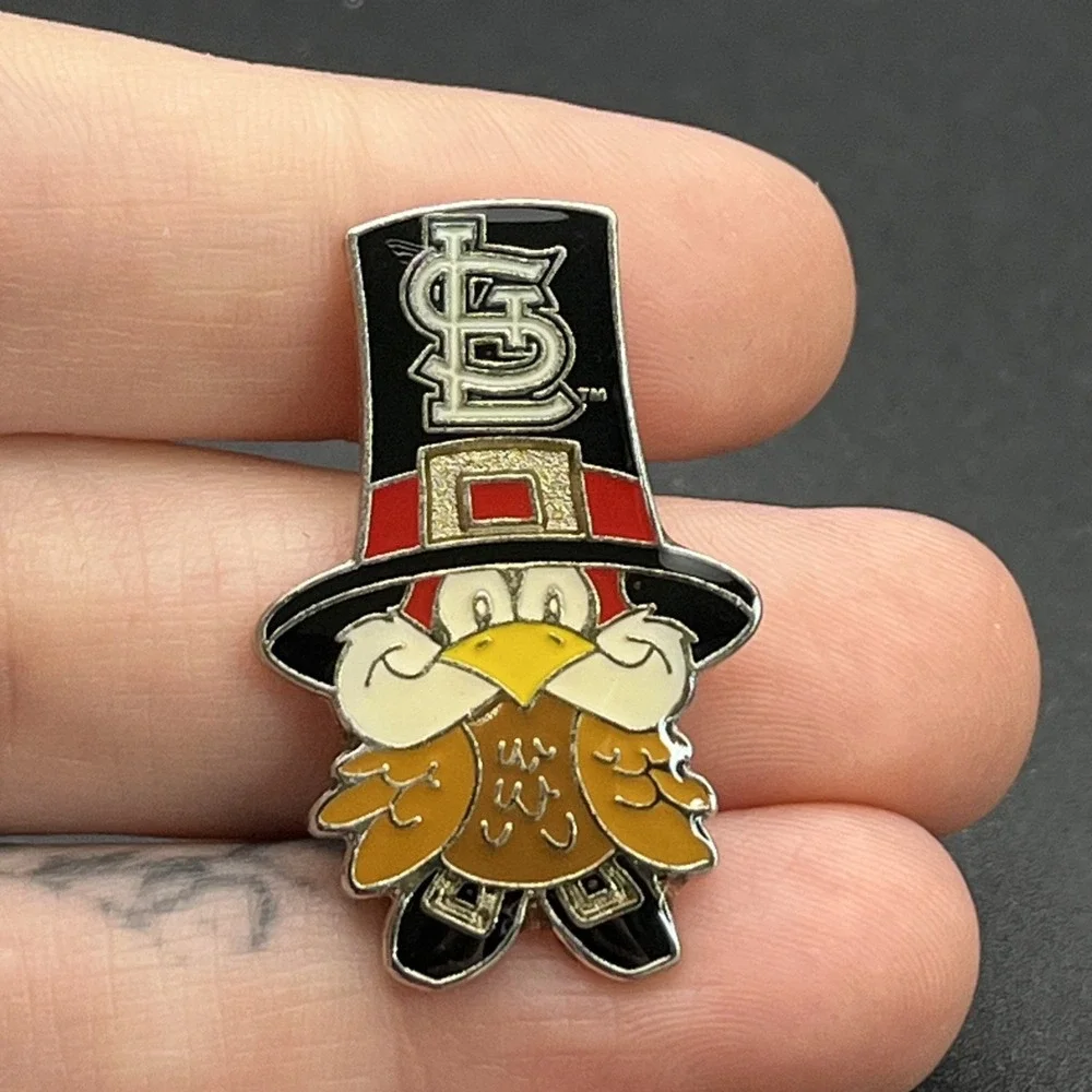 MLB Baseball St. Louis‎ Cardinals Thanksgiving Turkey Pilgrim Lapel Hat Pin